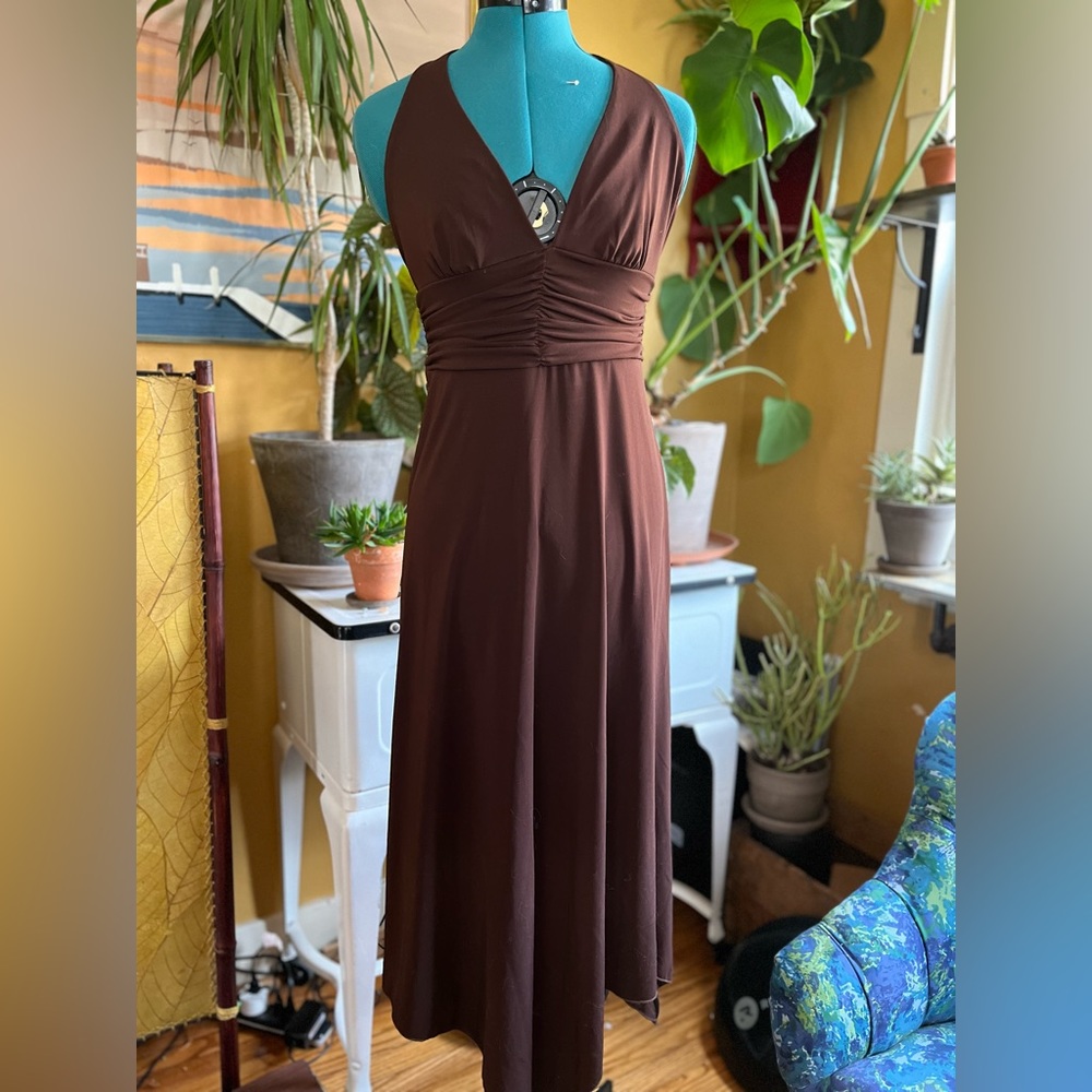 Flattering form fitting dress by Speechless
